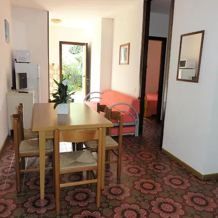 아파트 Flat In A With Private Garden