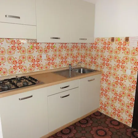 Flat In A With Private Garden Апартаменты