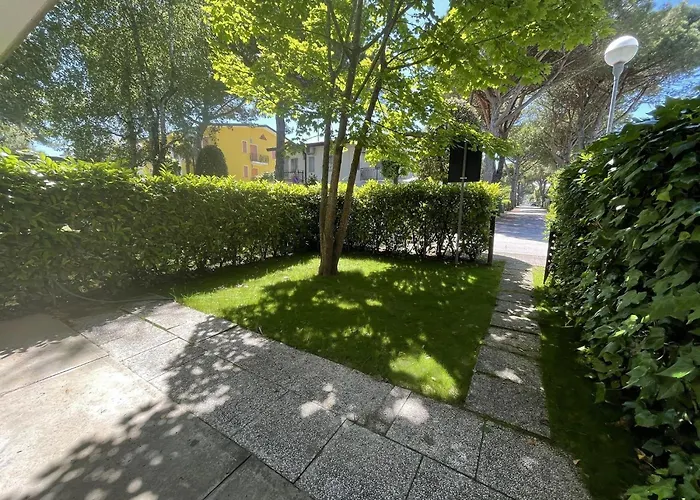 Flat In A With Private Garden Apartmán Bibione